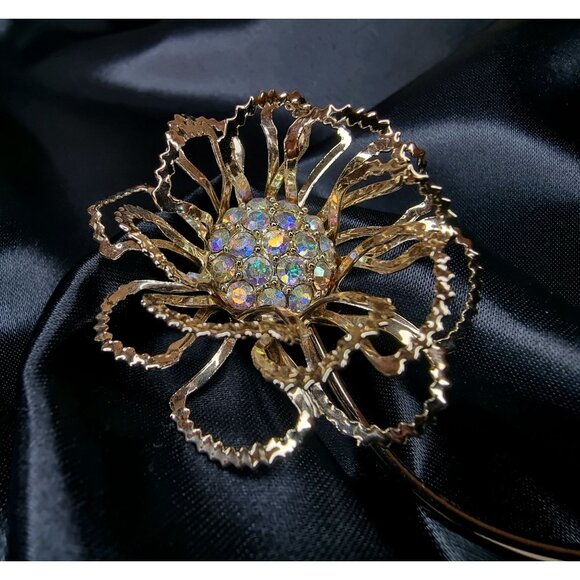 Vintage Sarah Coventry 3D Gold-Tone Flower Brooch With Rhinestone Center Elegant - Picture 3 of 4